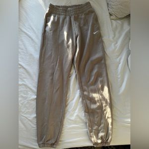 Nike Sportswear Women’s Essential Fleece Pants